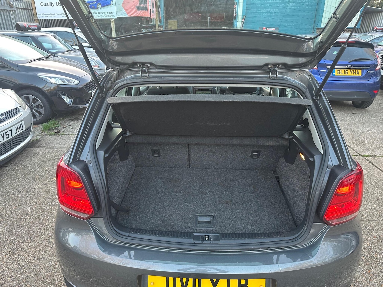 Used Volkswagen Polo 2011 for sale - 76632675: Photo 31