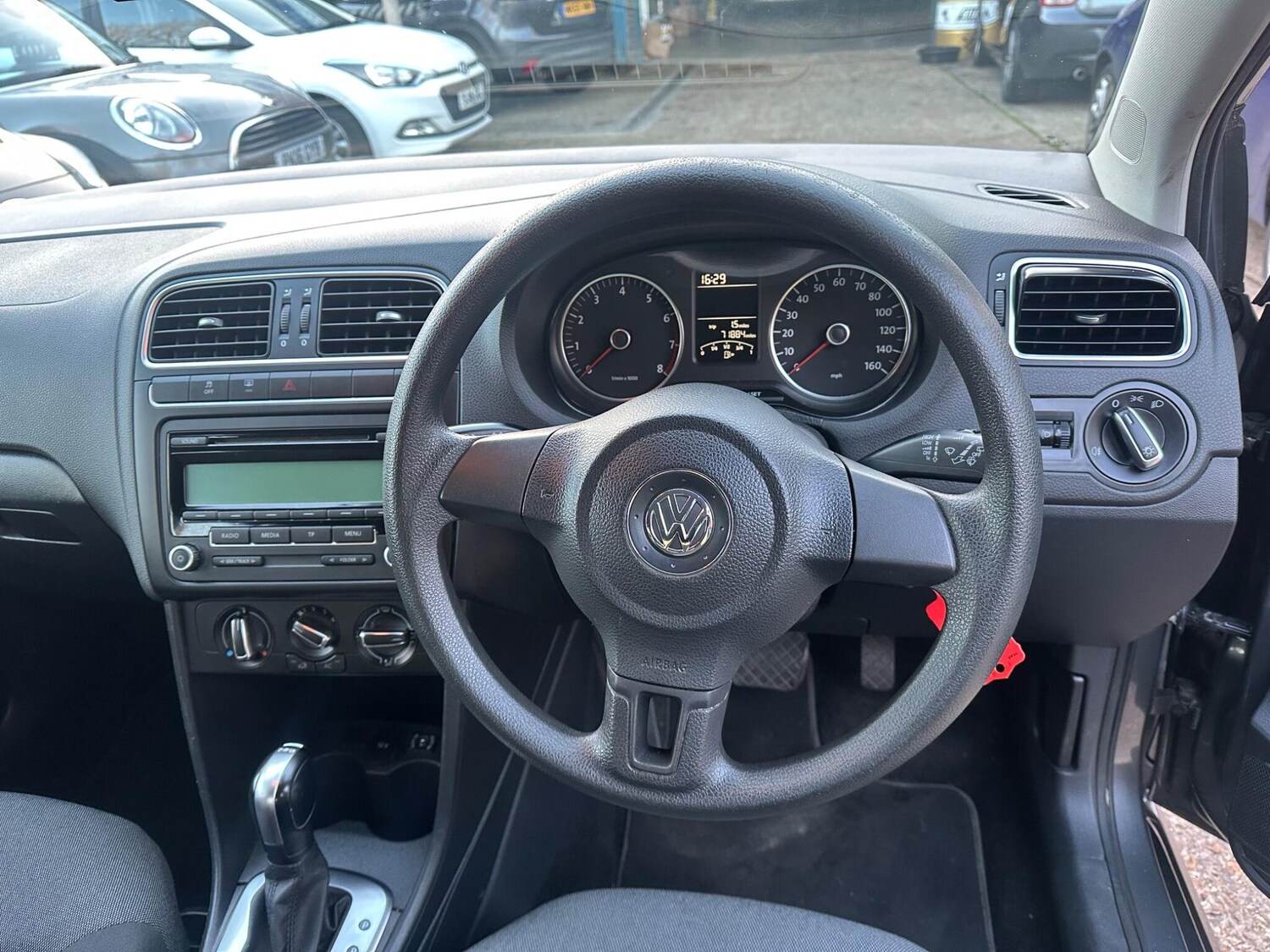 Used Volkswagen Polo 2011 for sale - 76632675: Photo 32