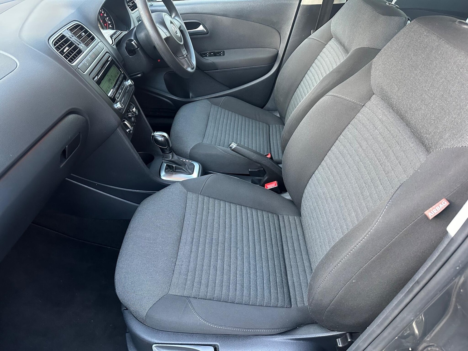 Used Volkswagen Polo 2011 for sale - 76632675: Photo 33