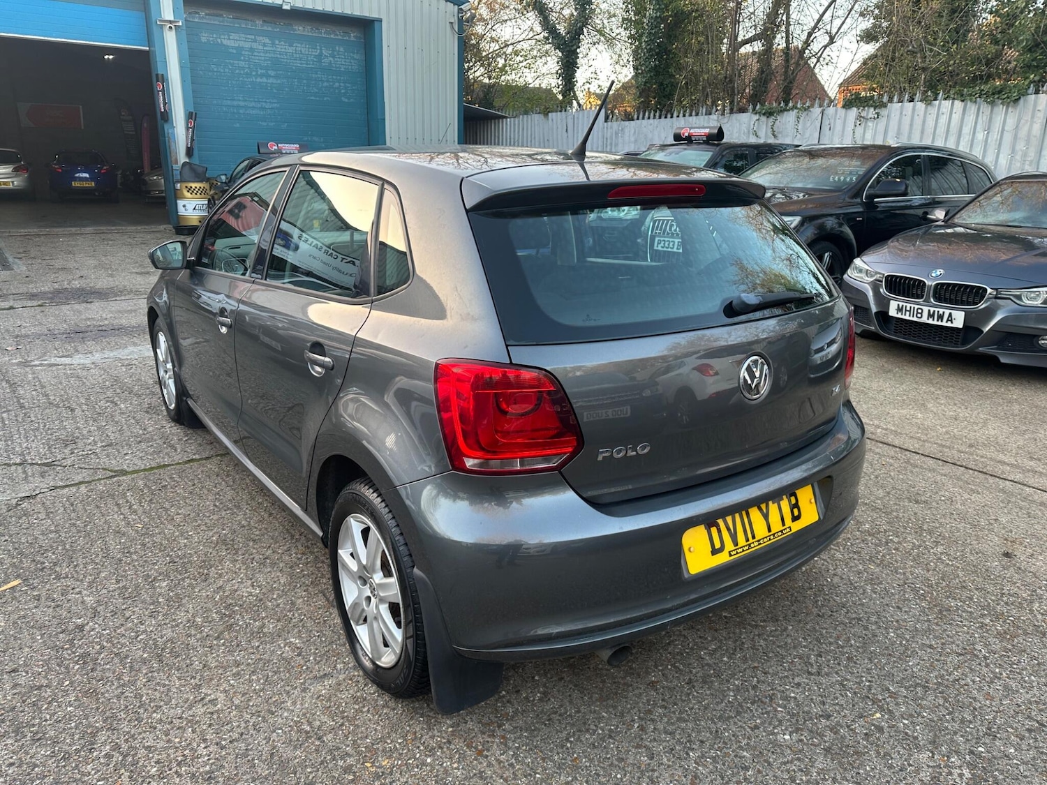 Used Volkswagen Polo 2011 for sale - 76632675: Photo 6