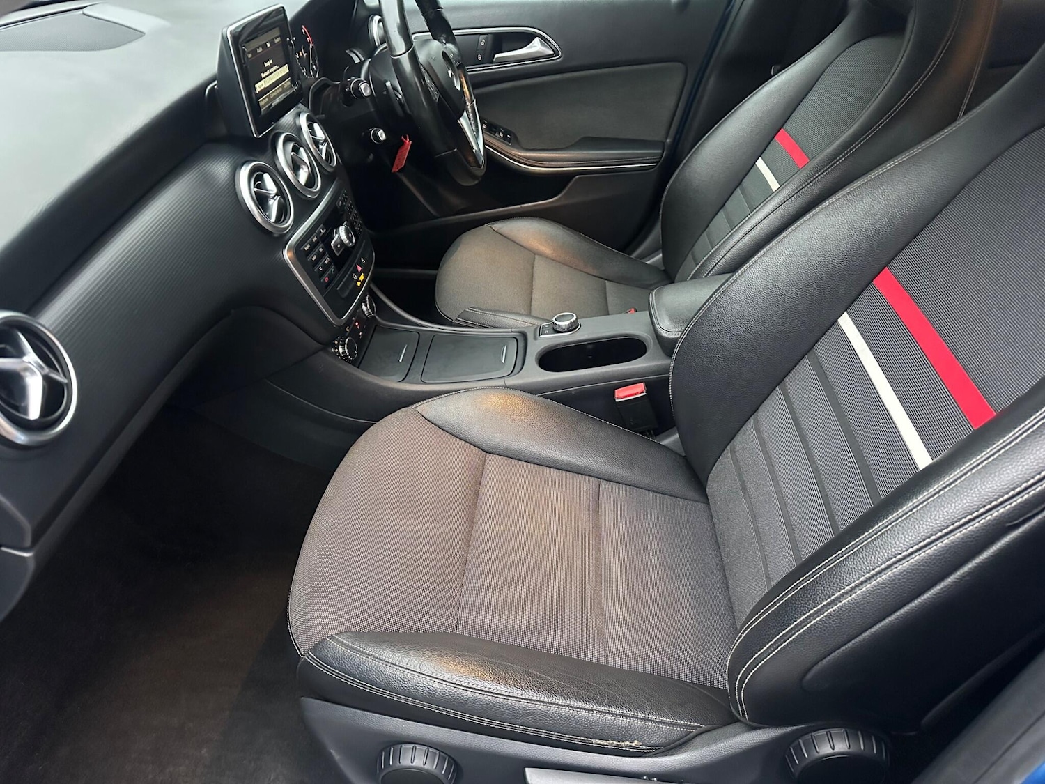 Used Mercedes-Benz A-Class 2015 for sale - 76597133: Photo 38