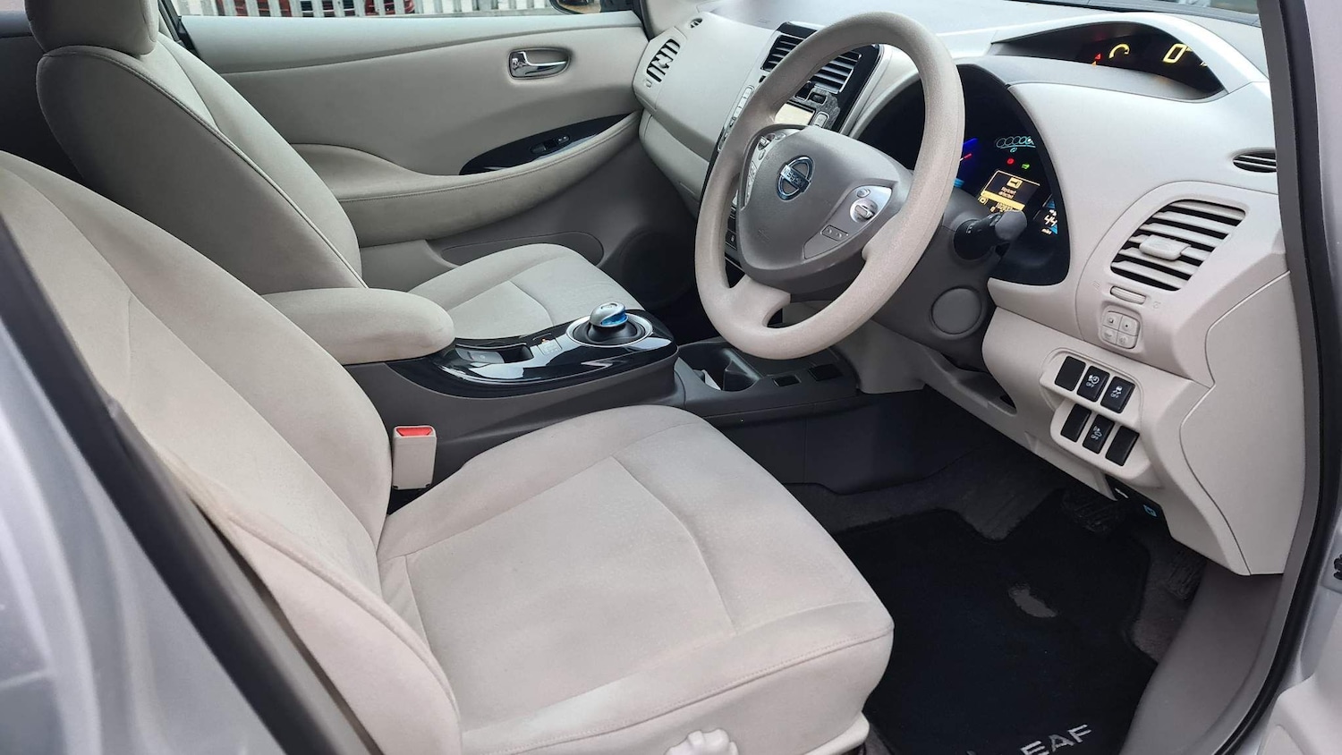 Used Nissan Leaf 2011 for sale - 76099275: Photo 33
