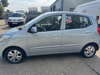 Used Hyundai i10 2011 for sale - 79317082: Photo