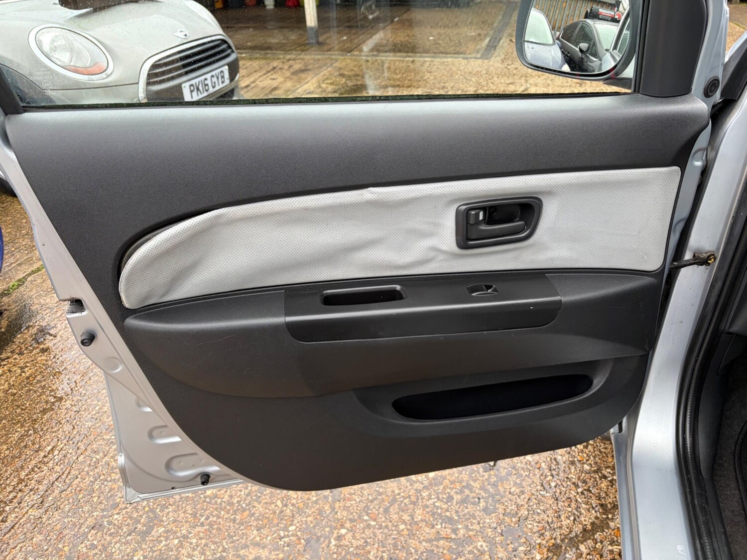 Used Perodua MYVI 2009 for sale - 77510720: Photo 26