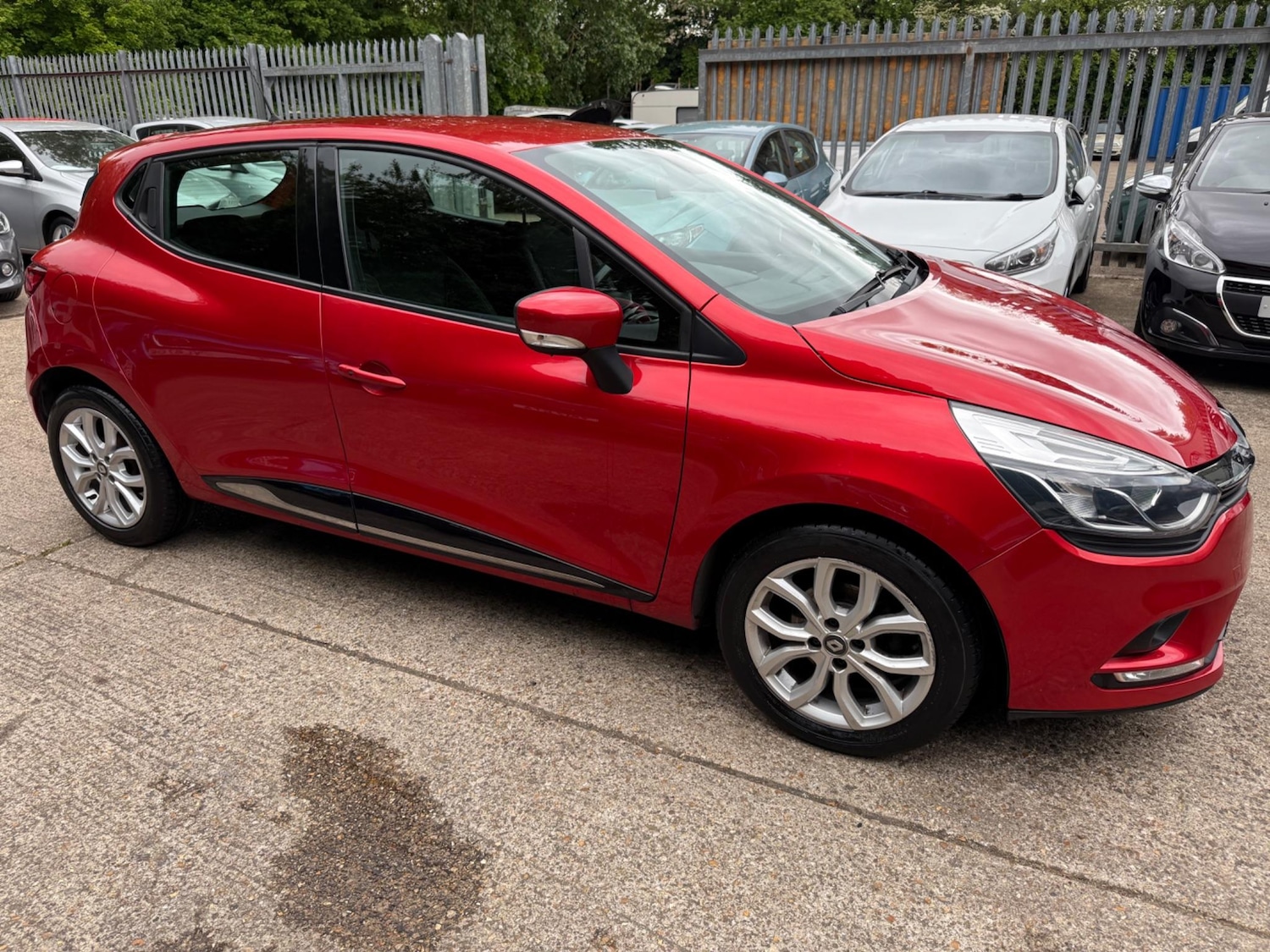 Used Renault Clio 2017 for sale - 76988835: Photo 12