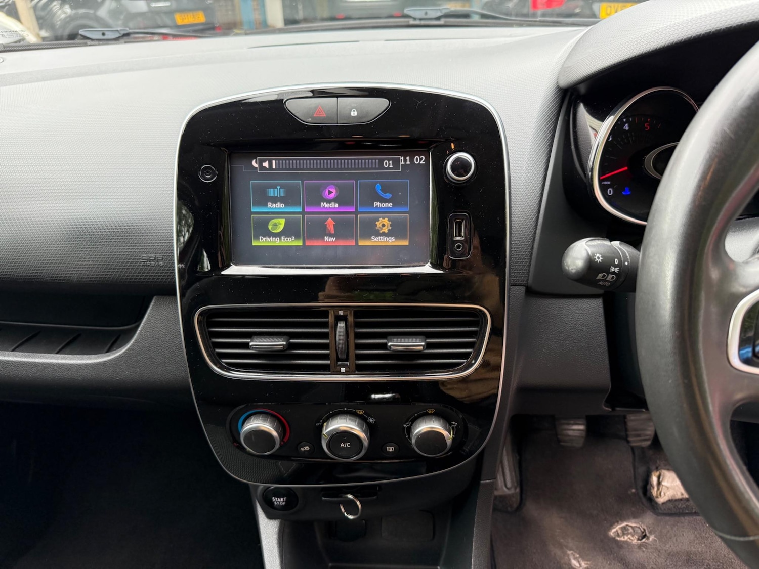 Used Renault Clio 2017 for sale - 76988835: Photo 16