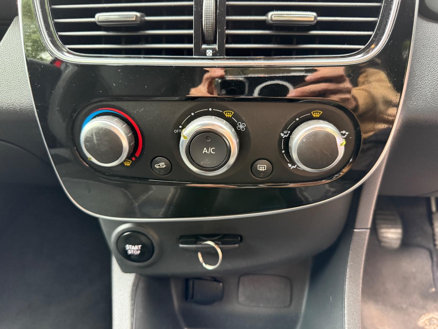 Used Renault Clio 2017 for sale - 76988835: Photo 17