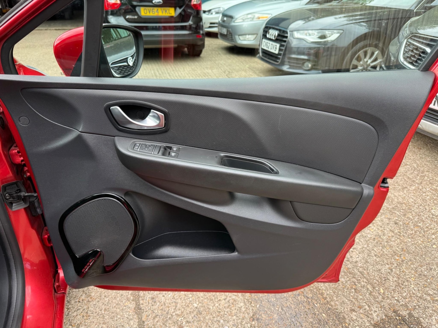 Used Renault Clio 2017 for sale - 76988835: Photo 19