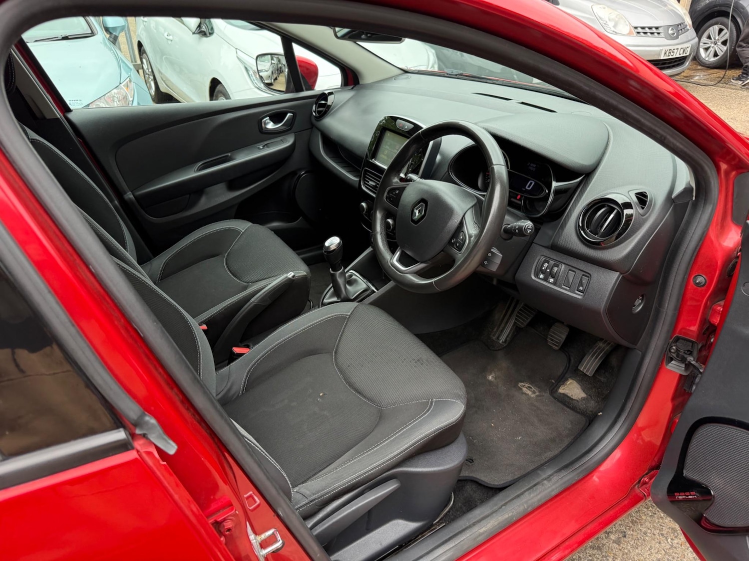 Used Renault Clio 2017 for sale - 76988835: Photo 20