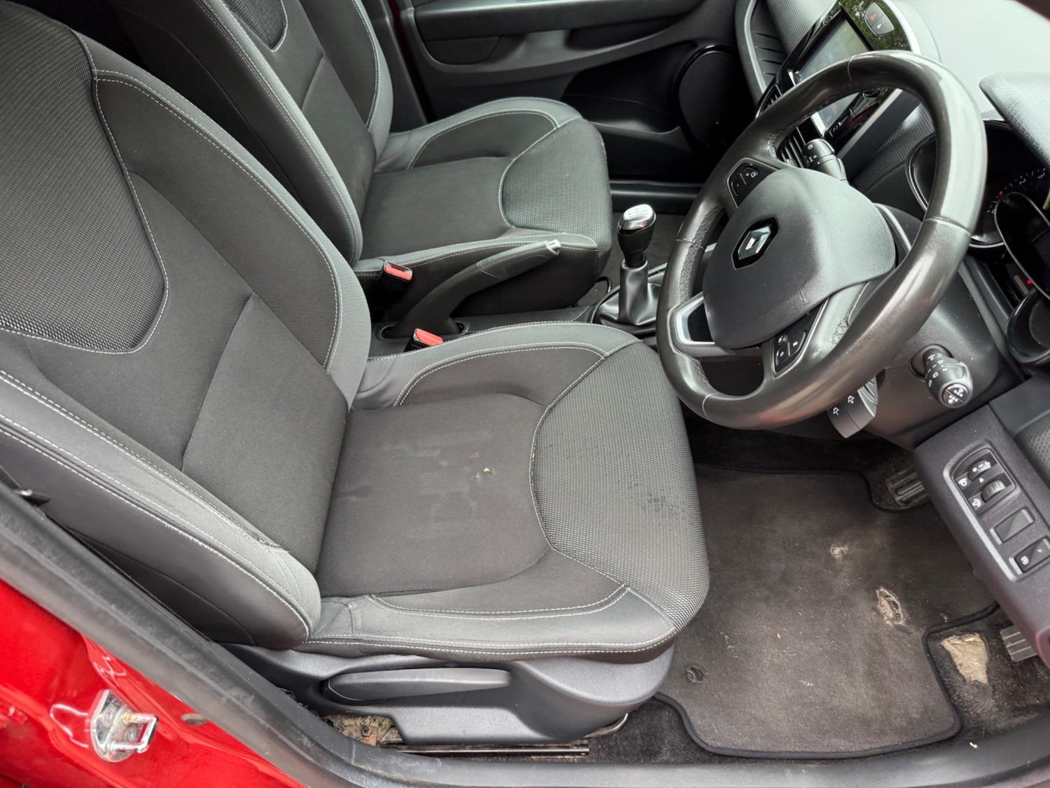 Used Renault Clio 2017 for sale - 76988835: Photo 21