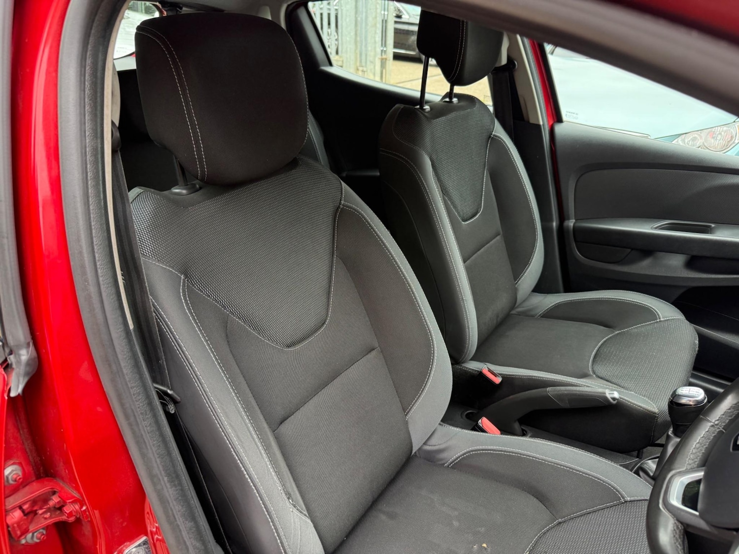 Used Renault Clio 2017 for sale - 76988835: Photo 22