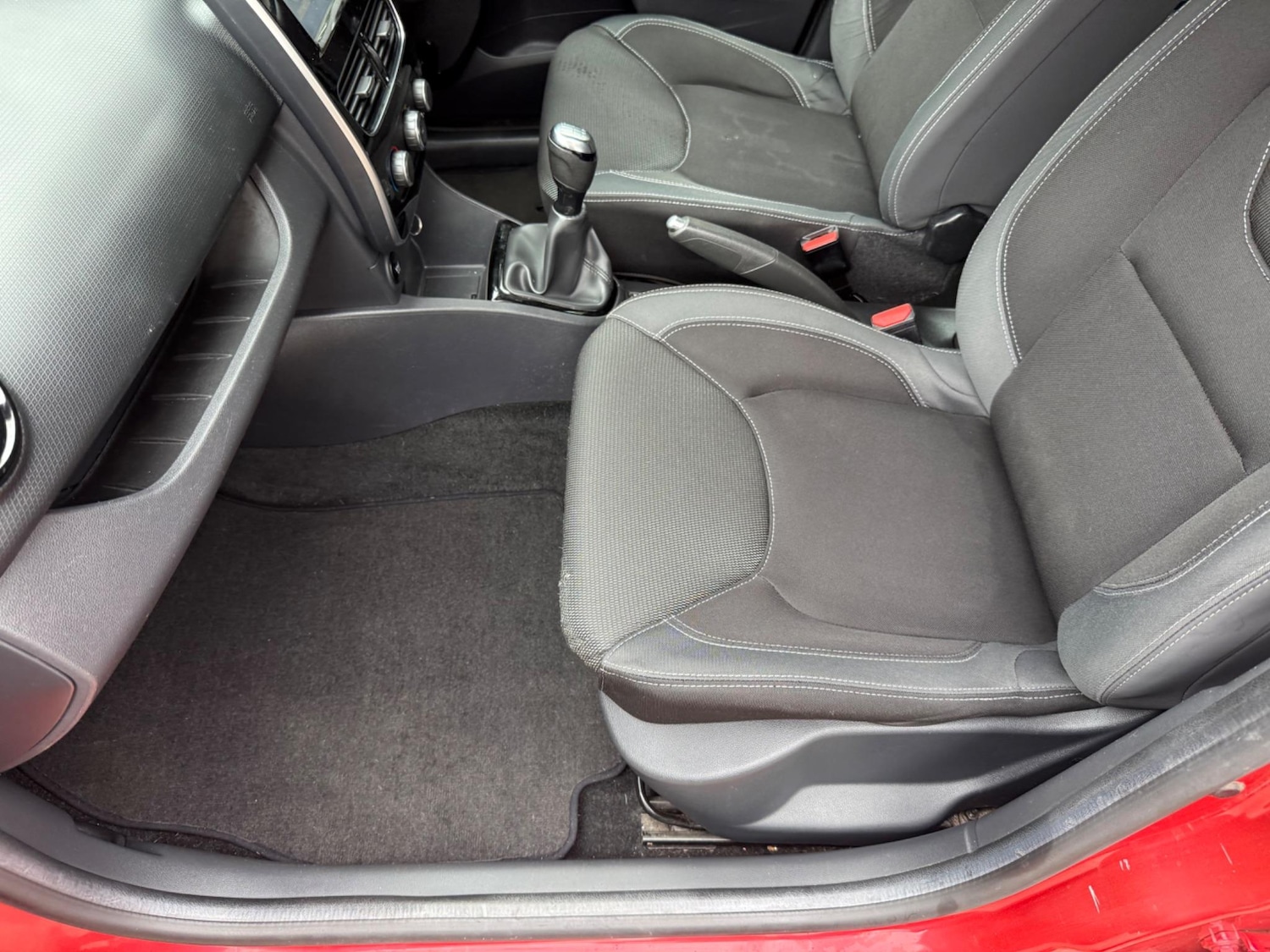 Used Renault Clio 2017 for sale - 76988835: Photo 25