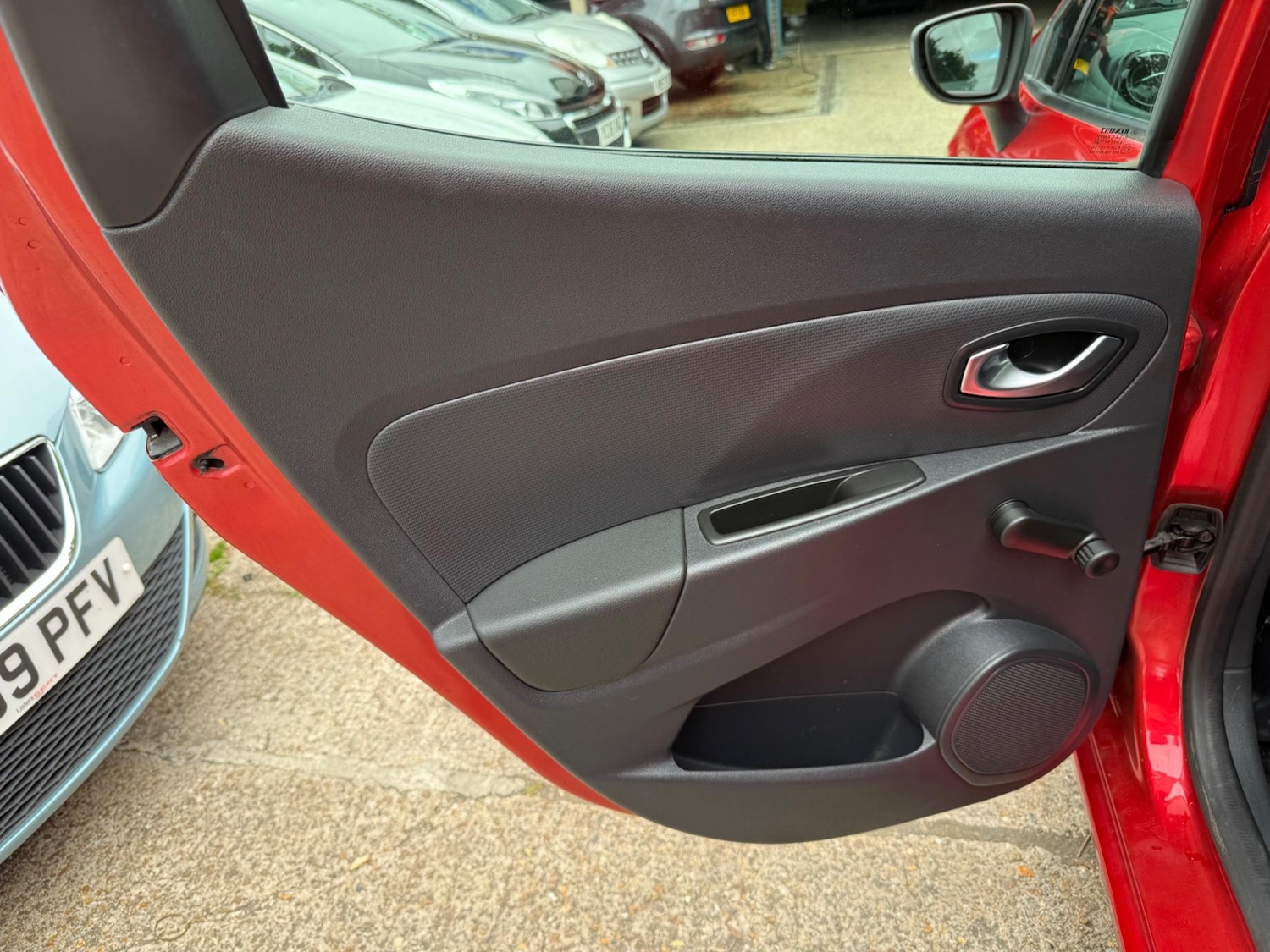 Used Renault Clio 2017 for sale - 76988835: Photo 27