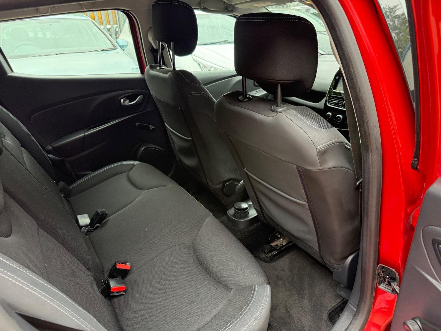 Used Renault Clio 2017 for sale - 76988835: Photo 32