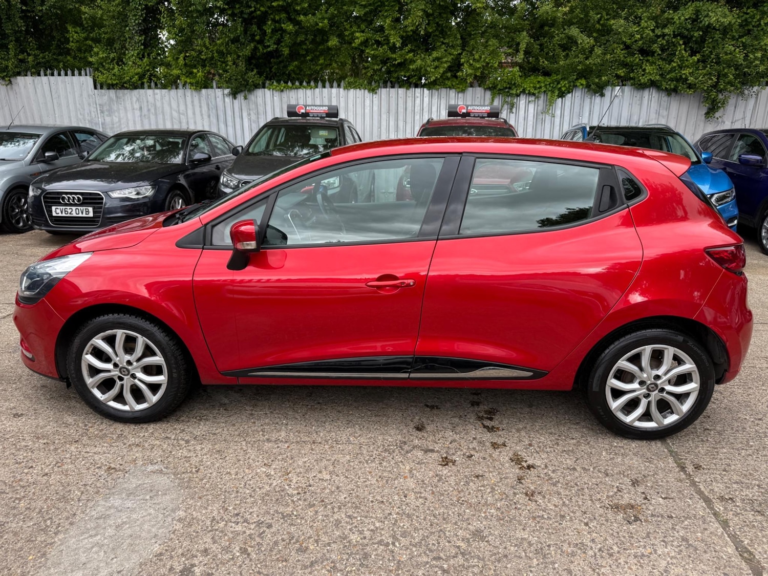 Used Renault Clio 2017 for sale - 76988835: Photo 5