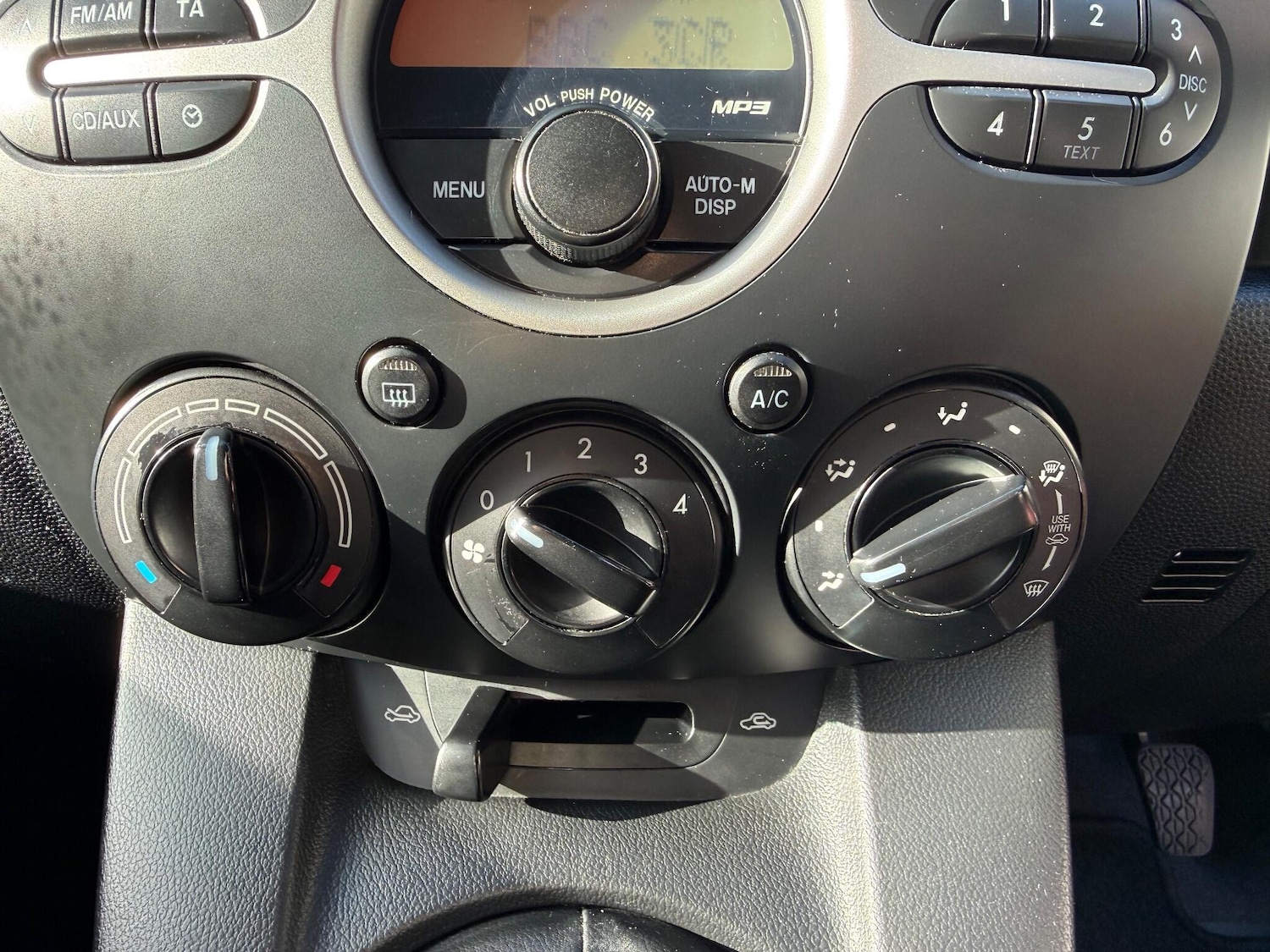 Used Mazda Mazda2 for sale - 76440473: Photo 21