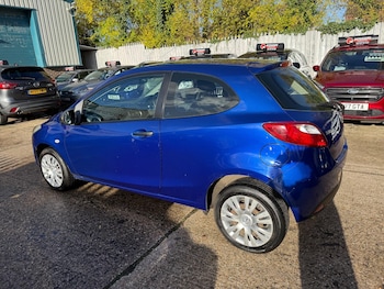 Used Mazda Mazda2 2010 for sale - 76440473: Photo