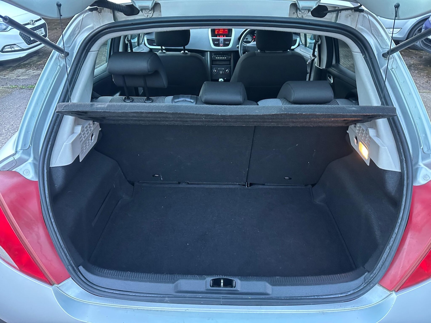 Used Peugeot 207 2009 for sale - 77029030: Photo 30