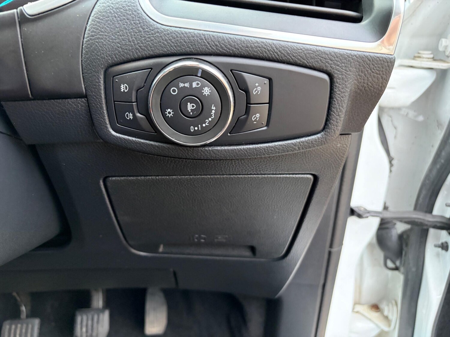 Used Ford S-Max 2017 for sale - 77839843: Photo 27