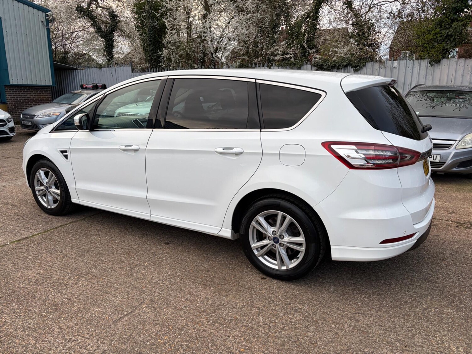 Used Ford S-Max 2017 for sale - 77839843: Photo 6