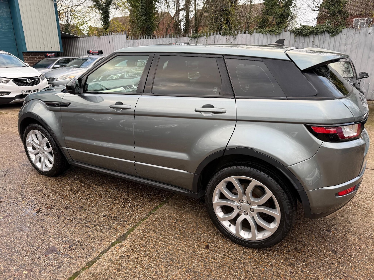 Used Land Rover Range Rover Evoque 2016 for sale - 76753143: Photo 4