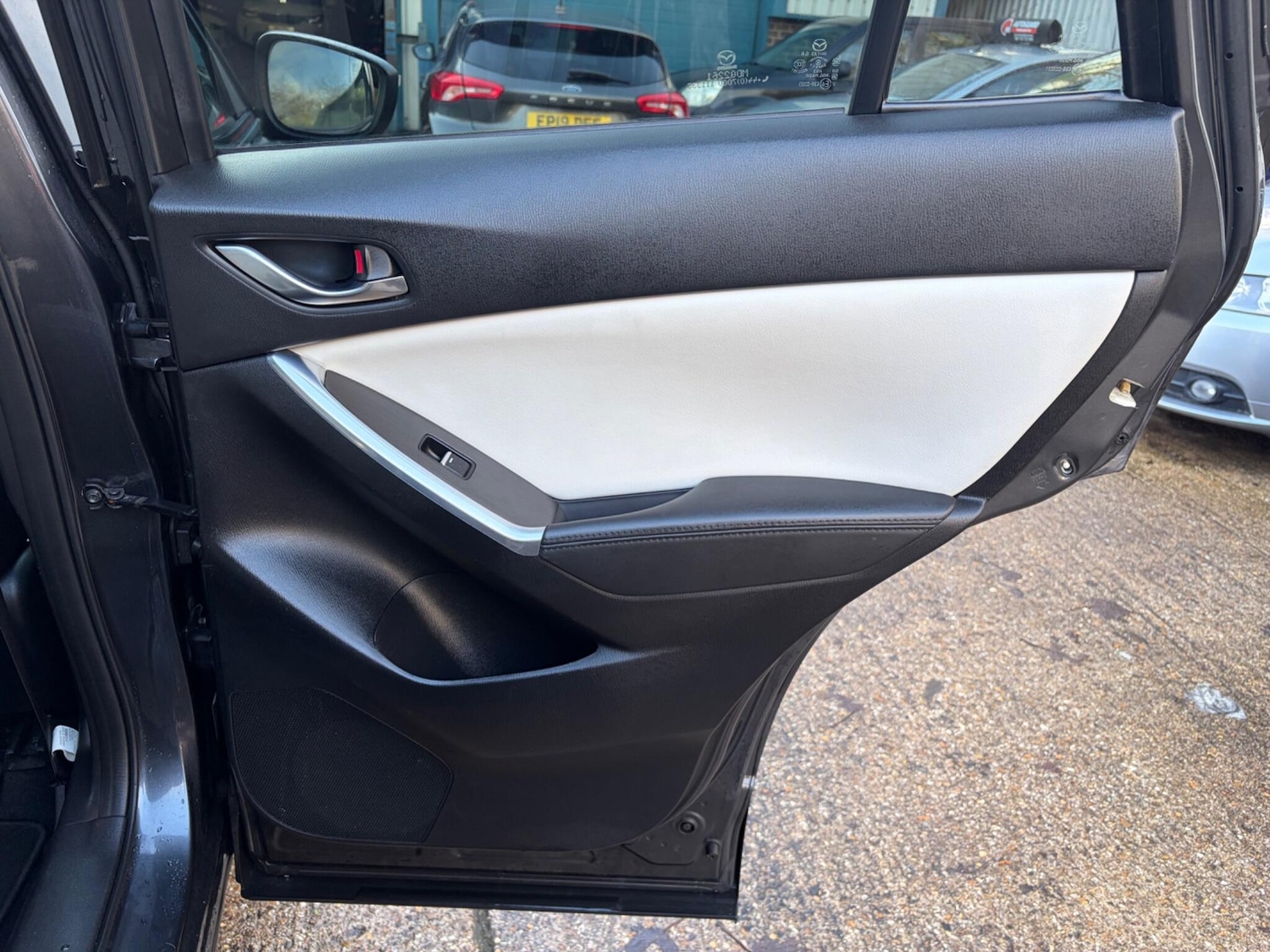 Used Mazda CX-5 2015 for sale - 77230105: Photo 46