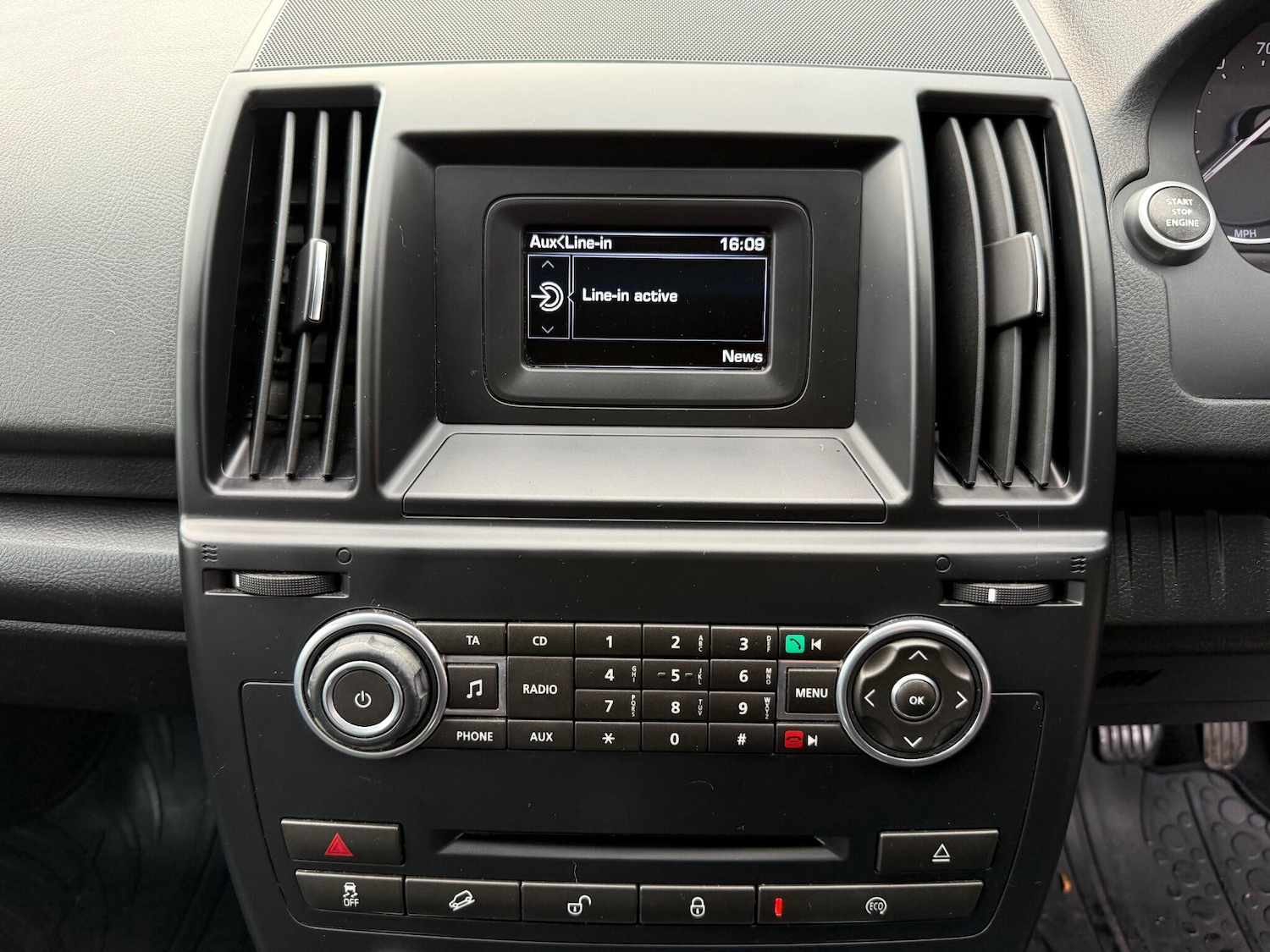 Used Land Rover Freelander 2 2013 for sale - 76349276: Photo 39