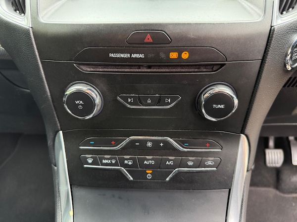 Used Ford Galaxy 2017 for sale - 75508331: Photo 32