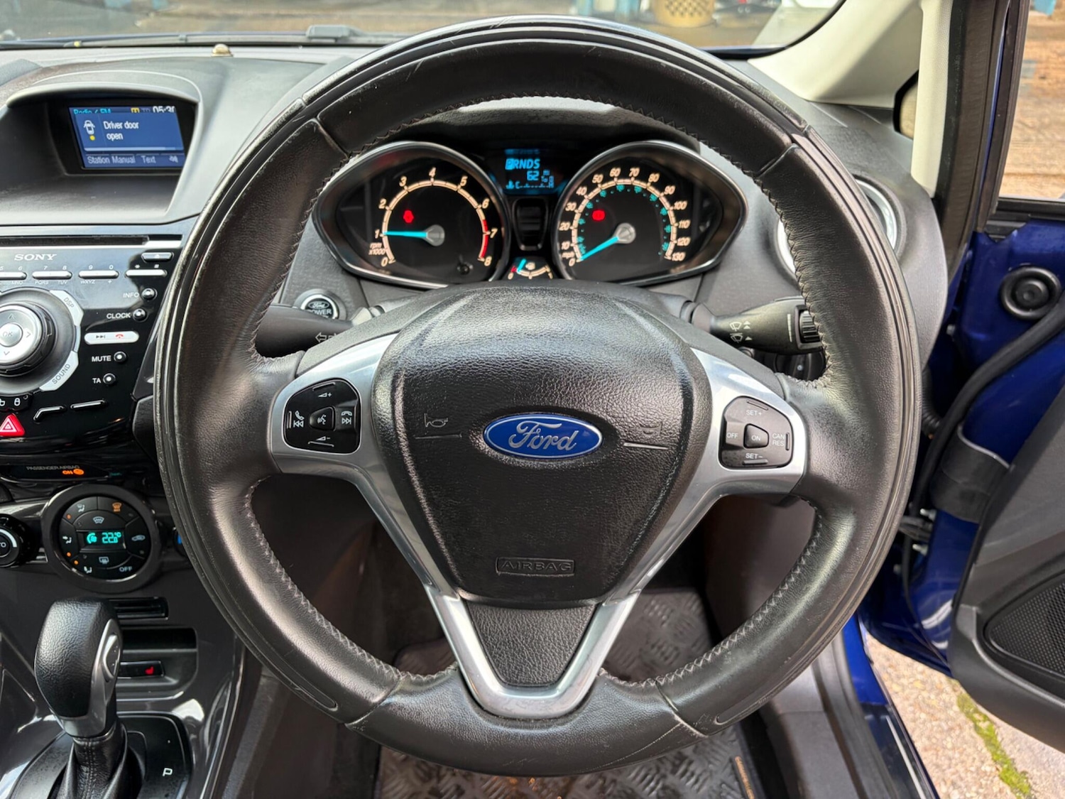 Used Ford Fiesta 2014 for sale - 77253931: Photo 21