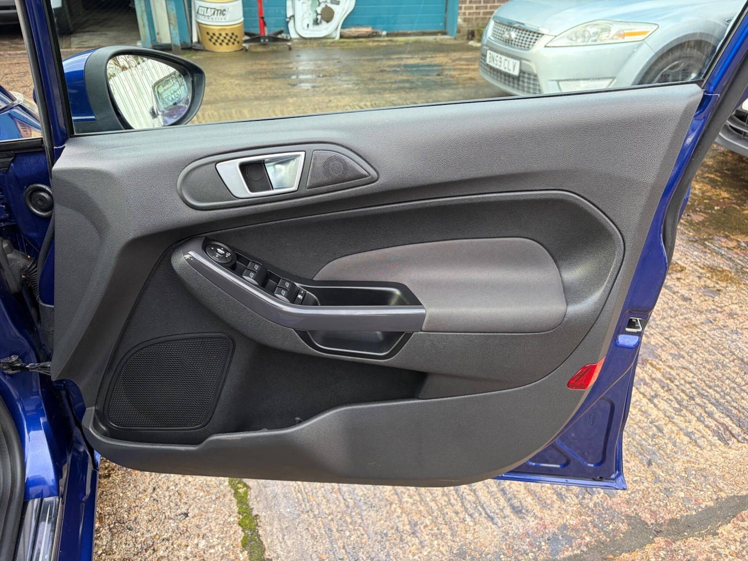 Used Ford Fiesta 2014 for sale - 77253931: Photo 30