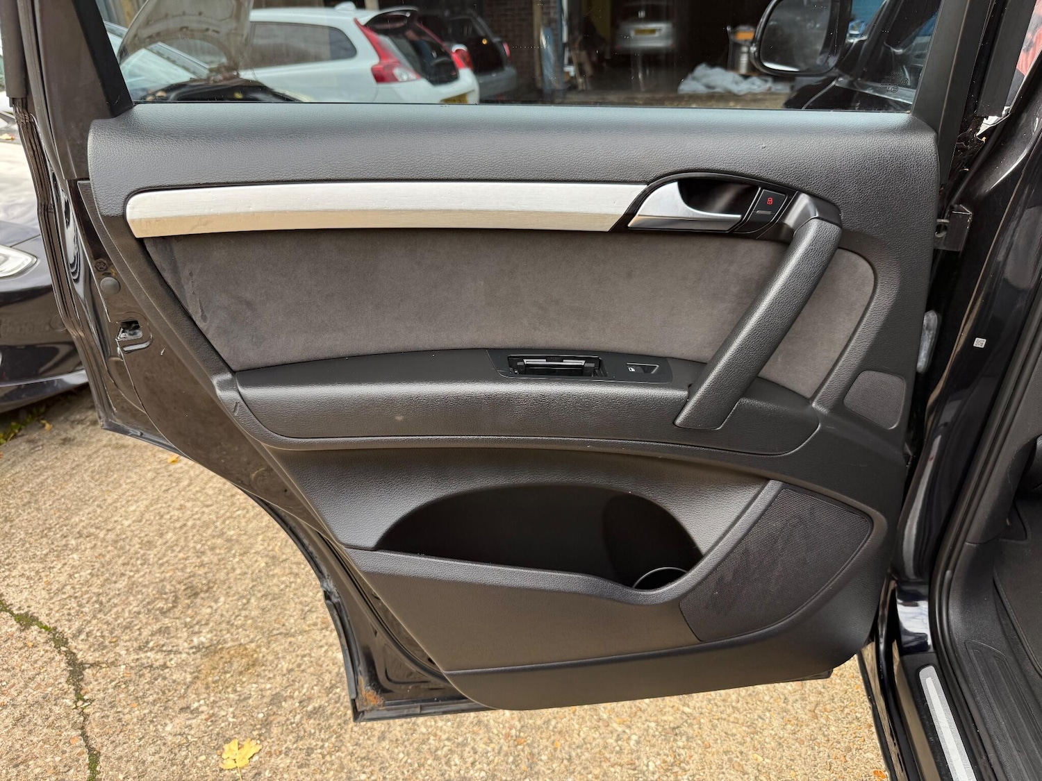 Used Audi Q7 2009 for sale - 76527978: Photo 37