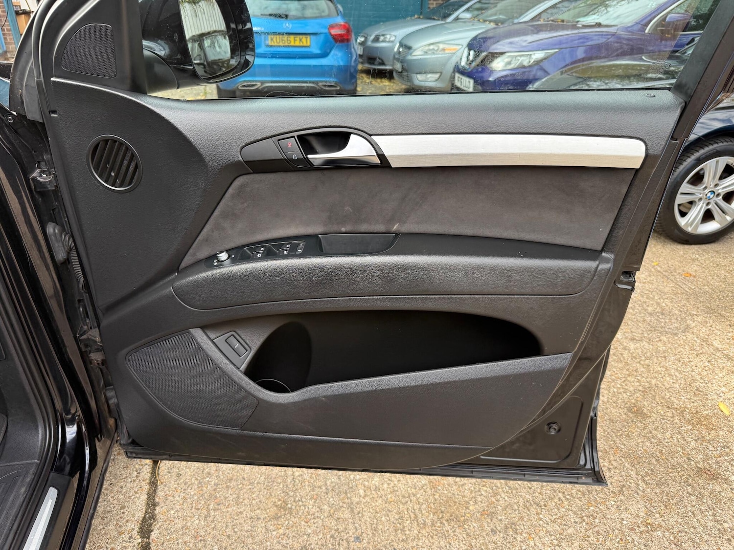 Used Audi Q7 2009 for sale - 76993944: Photo 35