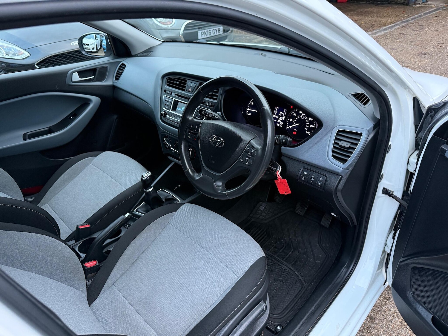 Used Hyundai i20 2016 for sale - 76743334: Photo 31