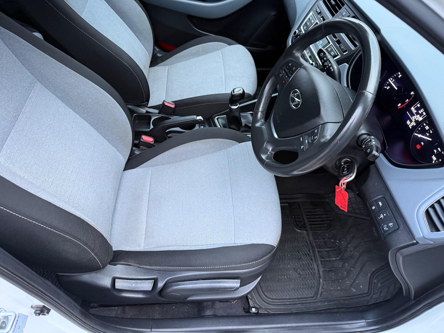 Used Hyundai i20 2016 for sale - 76743334: Photo 32