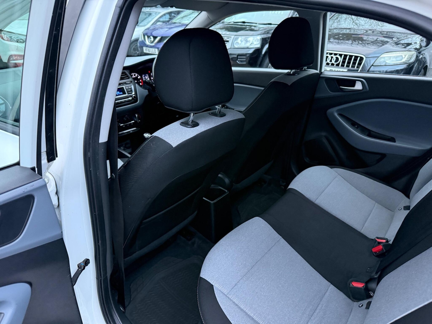 Used Hyundai i20 2016 for sale - 76743334: Photo 40