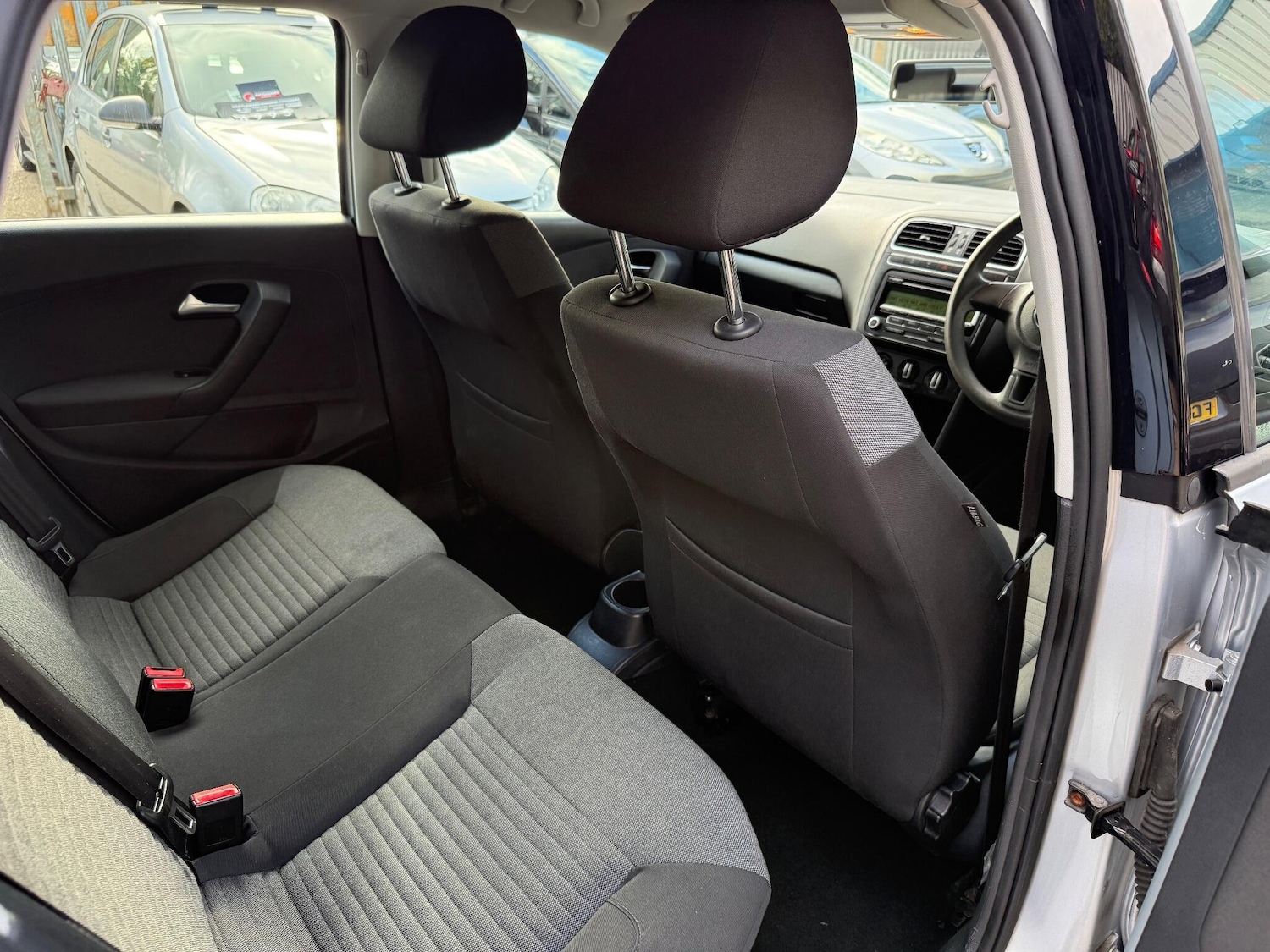 Used Volkswagen Polo 2011 for sale - 76377633: Photo 21