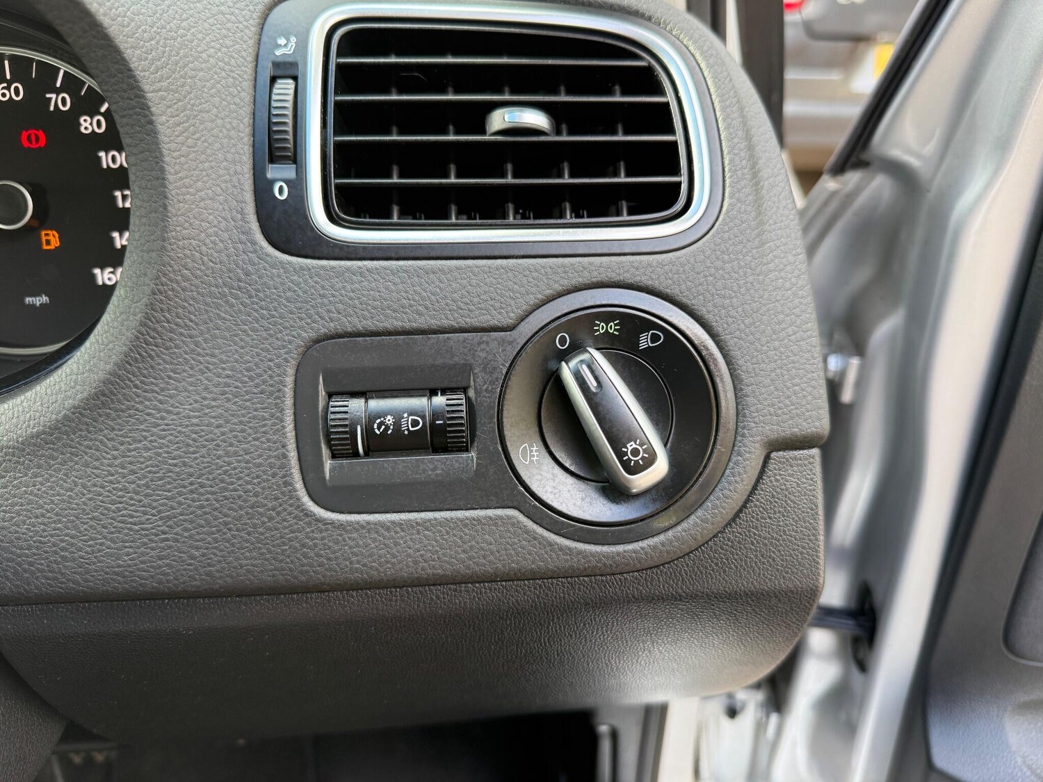 Used Volkswagen Polo 2011 for sale - 76377633: Photo 26