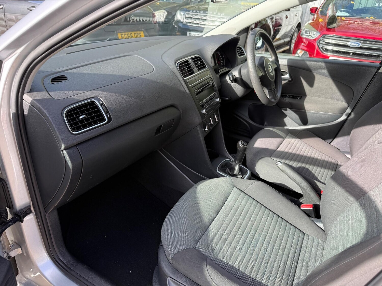 Used Volkswagen Polo 2011 for sale - 76377633: Photo 55