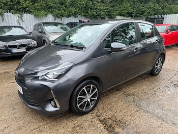Used Toyota Yaris 2019 for sale - 79325270: Photo
