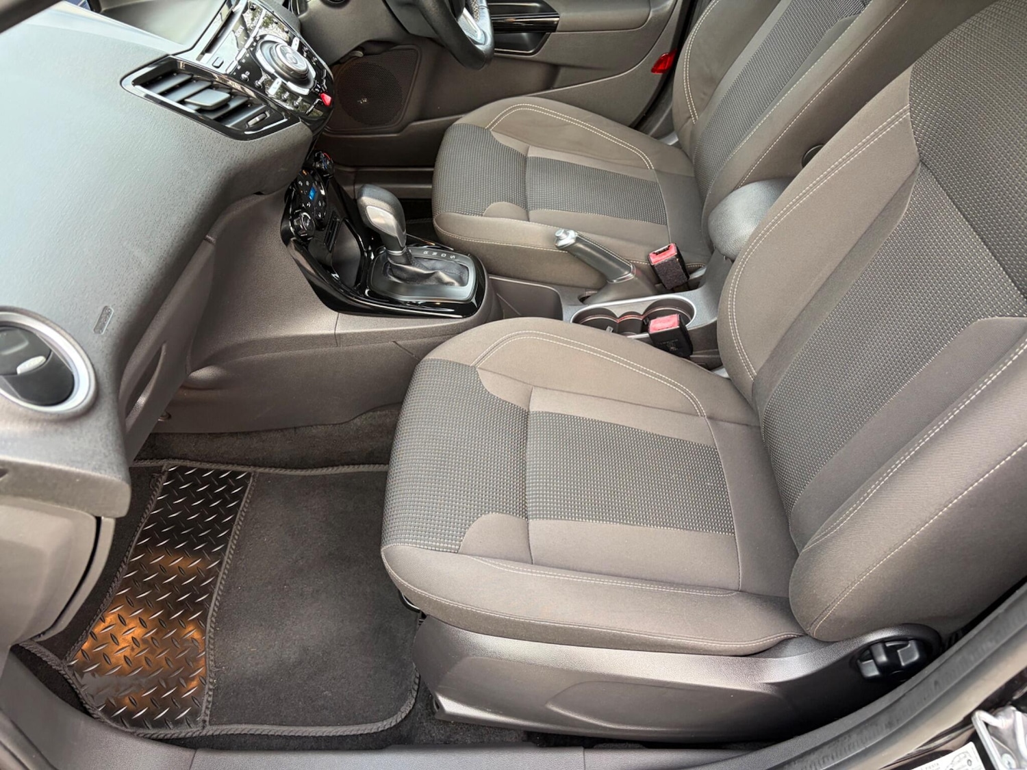 Used Ford Fiesta 2016 for sale - 77254559: Photo 39