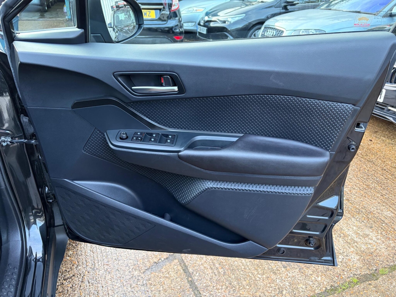 Used Toyota C-HR 2018 for sale - 77396162: Photo 35