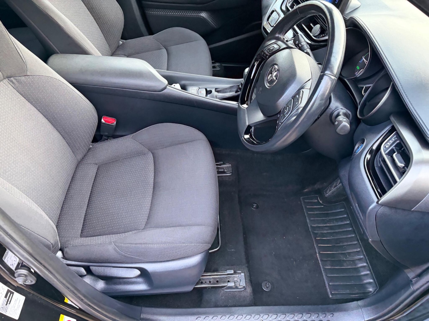 Used Toyota C-HR 2018 for sale - 77396162: Photo 37