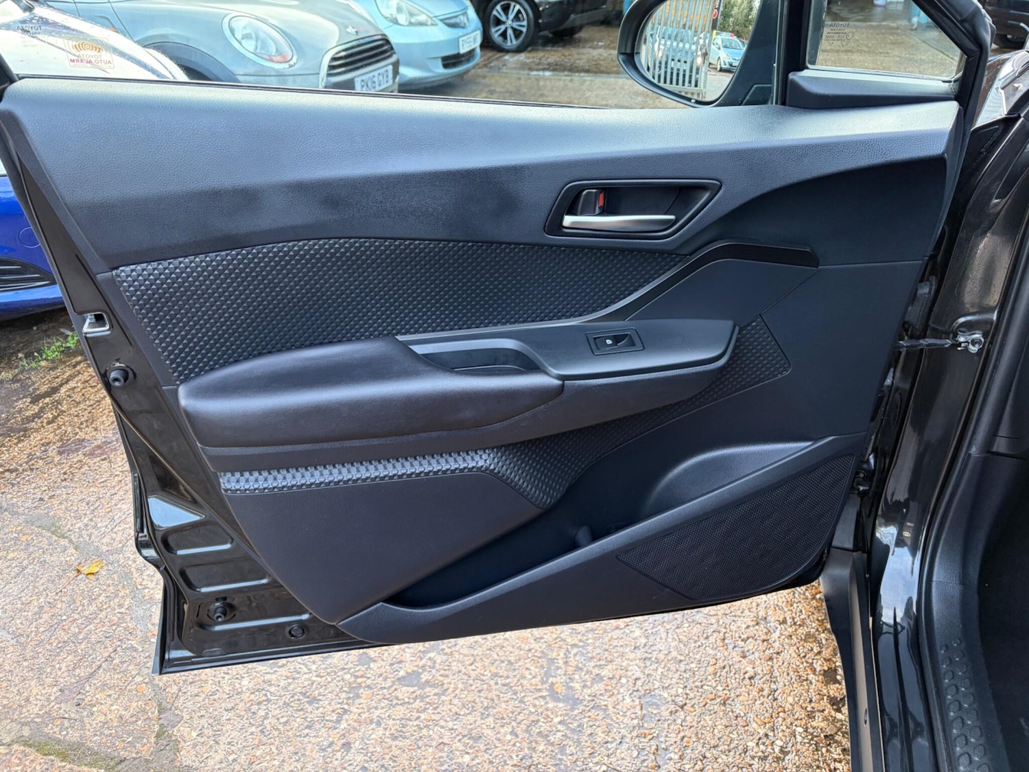 Used Toyota C-HR 2018 for sale - 77396162: Photo 40