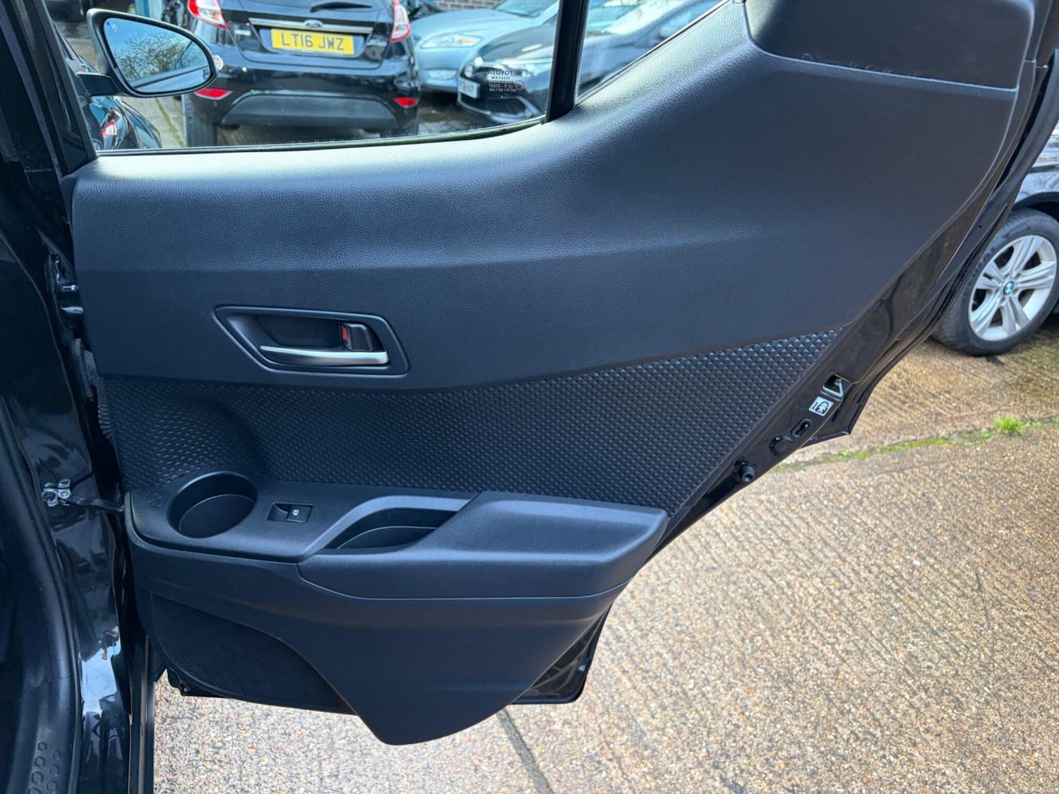 Used Toyota C-HR 2018 for sale - 77396162: Photo 49