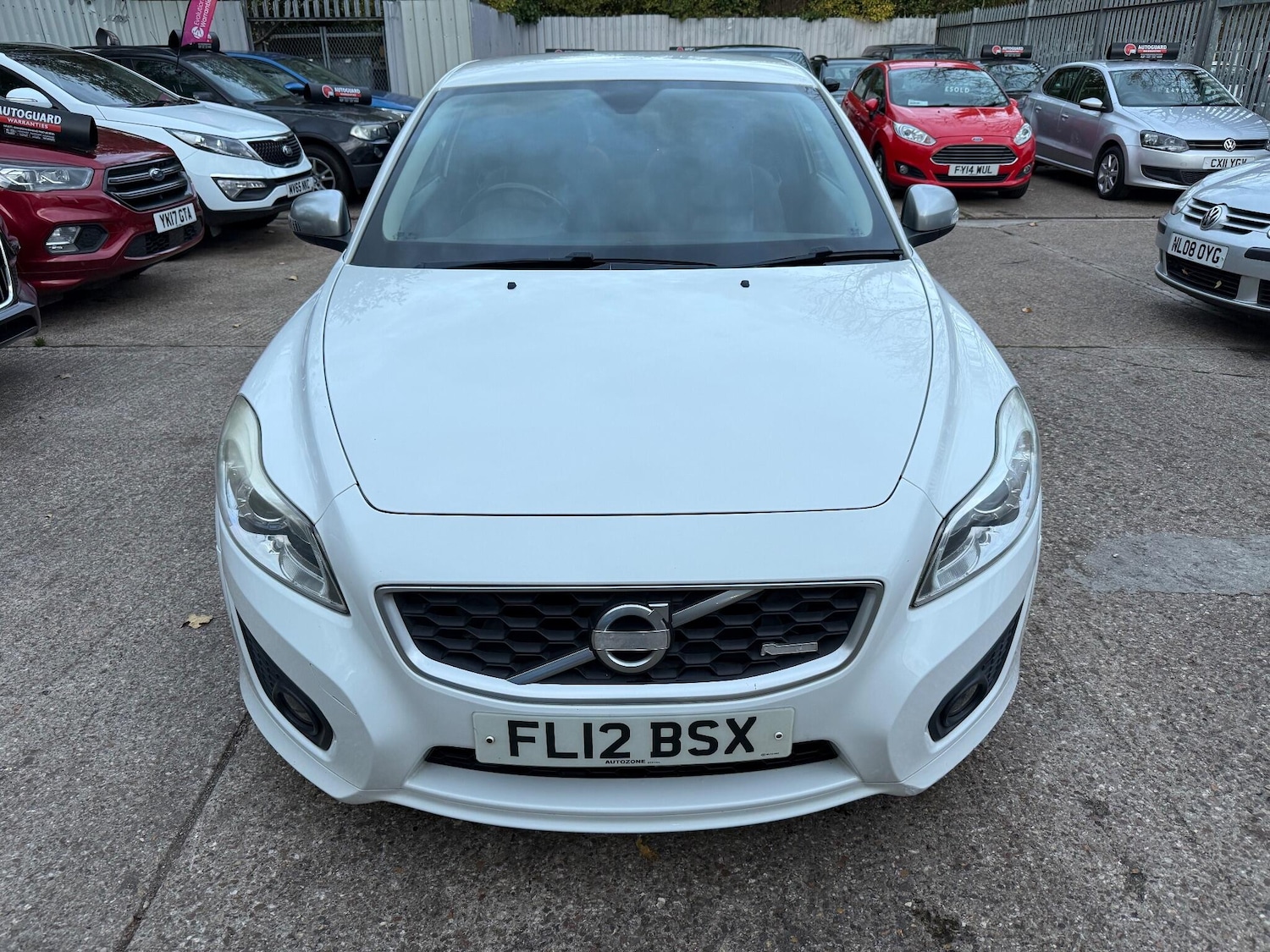 Used Volvo C30 2012 for sale - 76425580: Photo 2