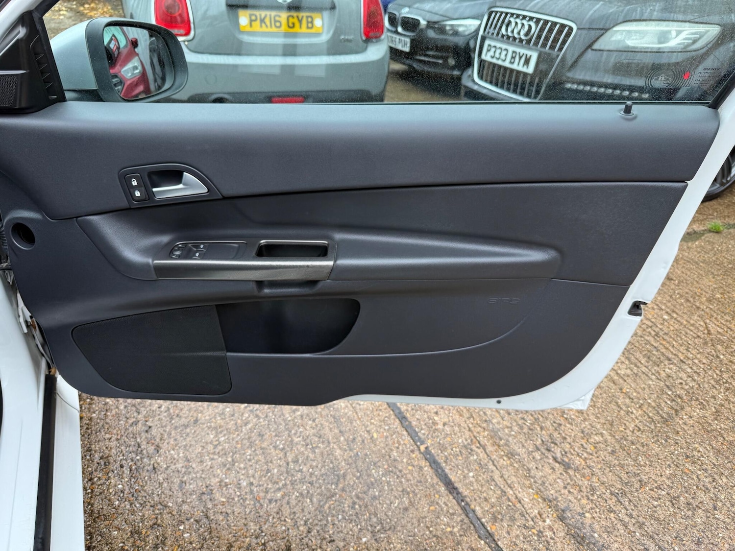 Used Volvo C30 2012 for sale - 76425580: Photo 34