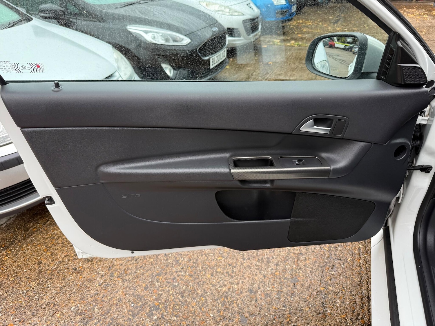 Used Volvo C30 2012 for sale - 76425580: Photo 35