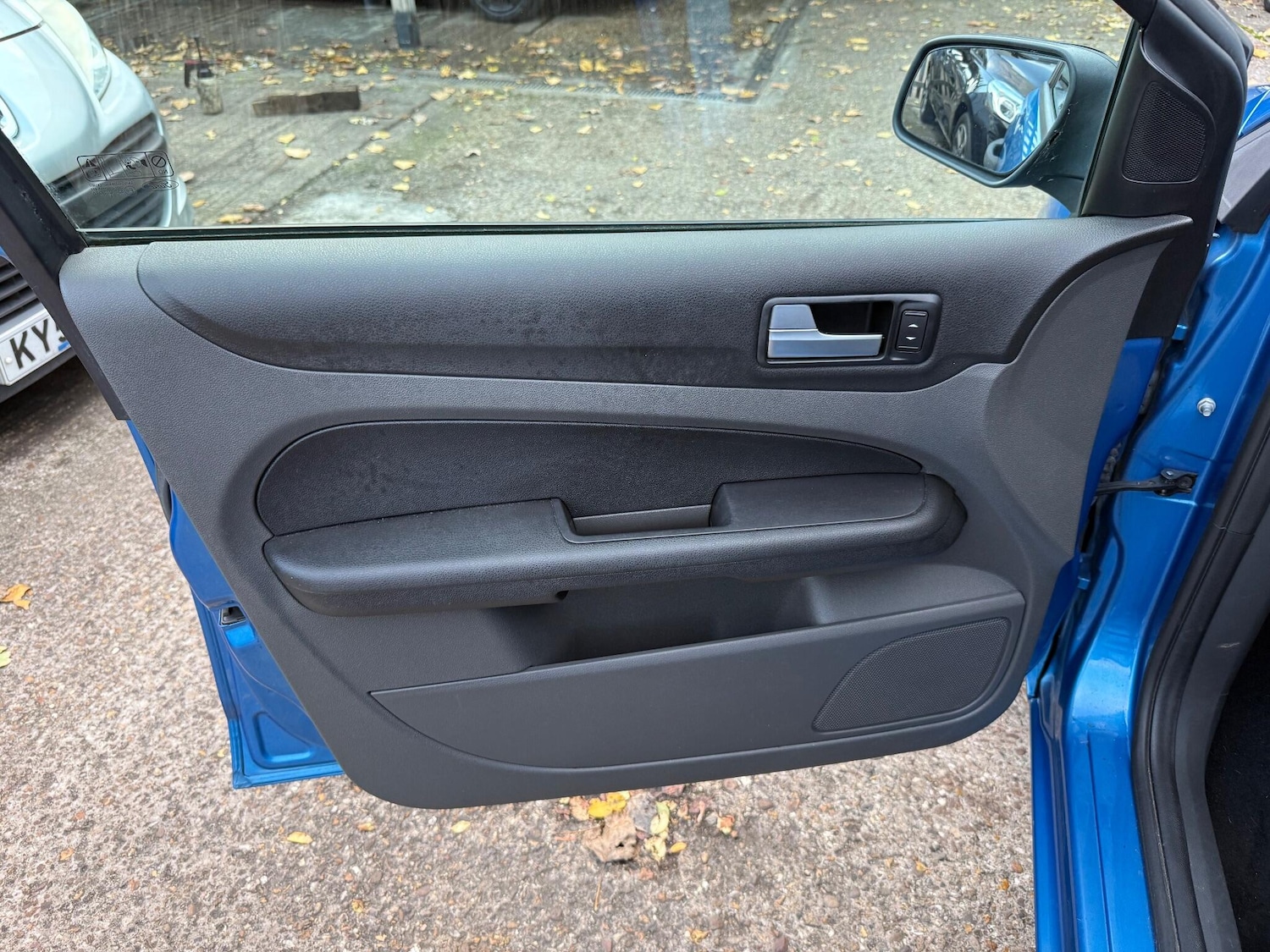 Used Ford Focus 2006 for sale - 76378041: Photo 28