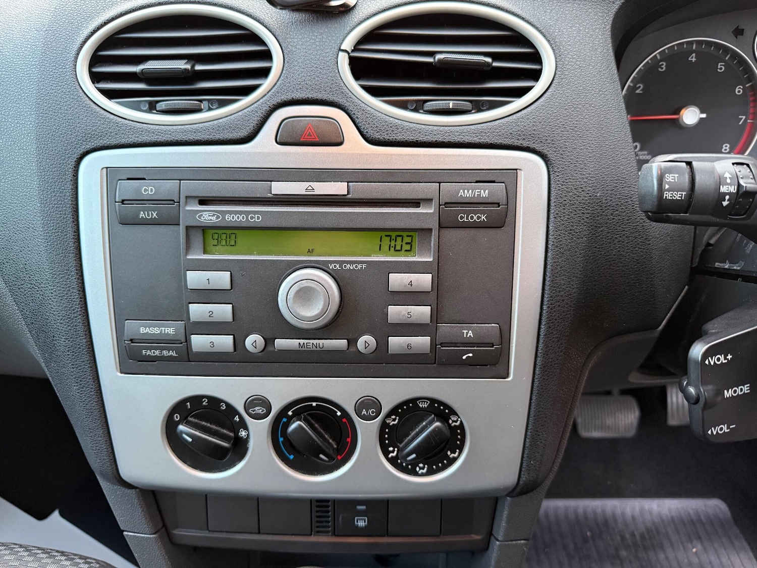 Used Ford Focus 2006 for sale - 76378041: Photo 36