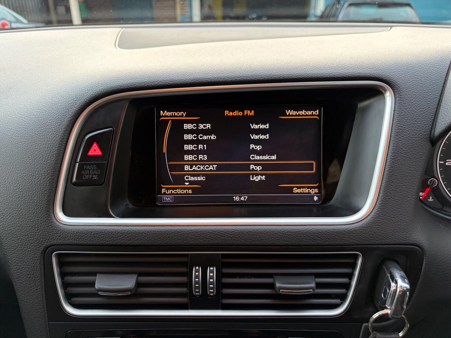 Used Audi Q5 2015 for sale - 77670670: Photo 33